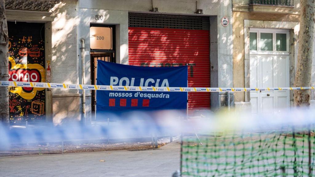 Portal de la calle Consell de Cent donde han sucedido los hechos