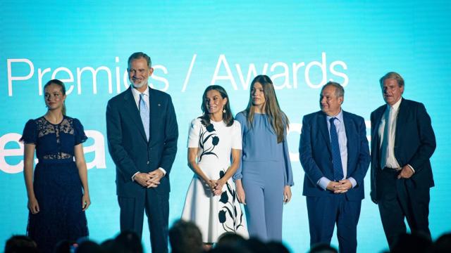 La Princesa Leonor; el Rey Felipe VI; la Reina Letizia; la Infanta Sofía y el ministro Jordi Hereu durante la entrega de los XV Premios Fundación Princesa de Girona, en el Palacio de Congresos Costa Brava, a 10 de julio de 2024, en Lloret de Mar