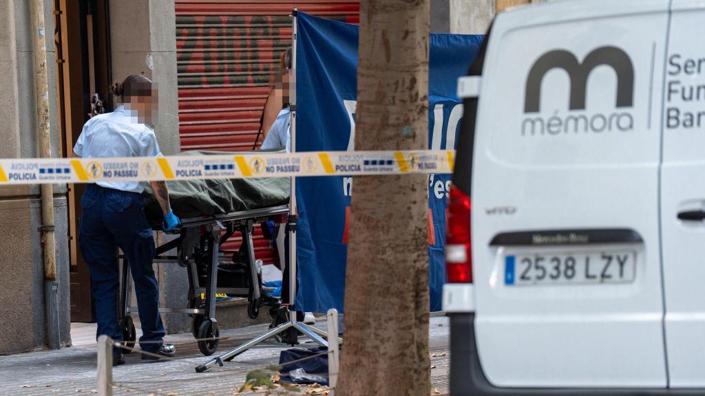 Portal de la calle Consell de Cent donde han sucedido los hechos