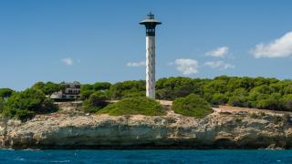 Está es la desconocida playa del faro oculta en una villa romana de Tarragona
