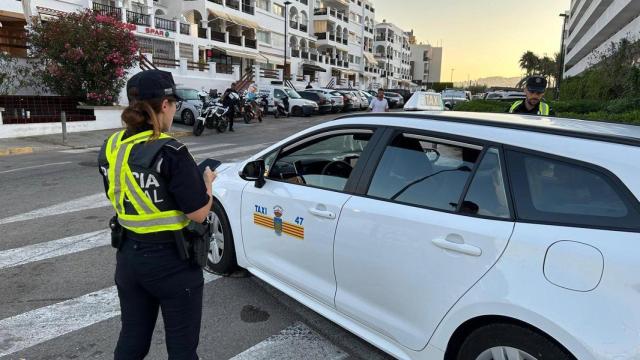Control a un taxi en la ciudad de Ibiza