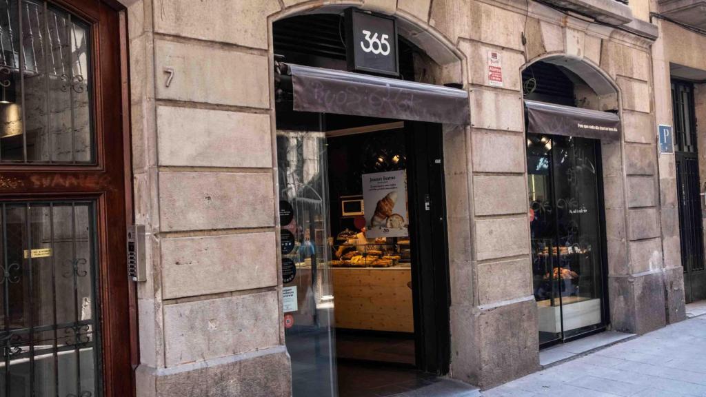 Un 365 al carrer Tallers, 7, on abans era Discos Castelló