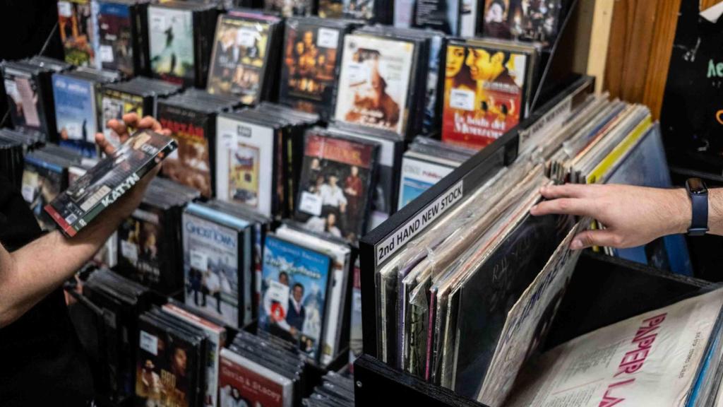 La mítica tienda Discos Revolver de la calle Tallers de Barcelona, a dos días de su cierre definitivo