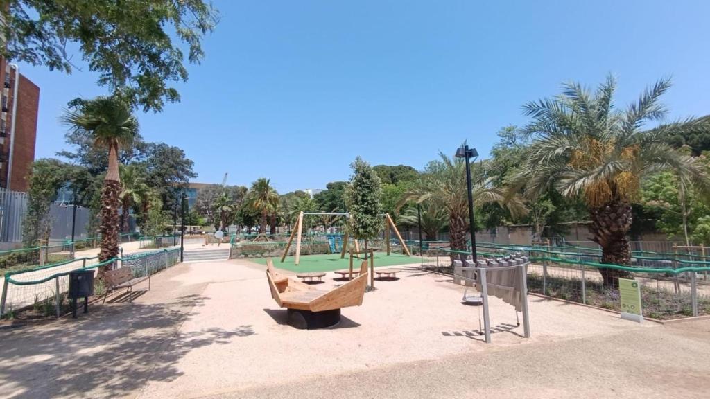 El nuevo parque de Pedralbes ubicado en la calle de John Maynard Keynes y el pasaje Josep Canals i Mercader