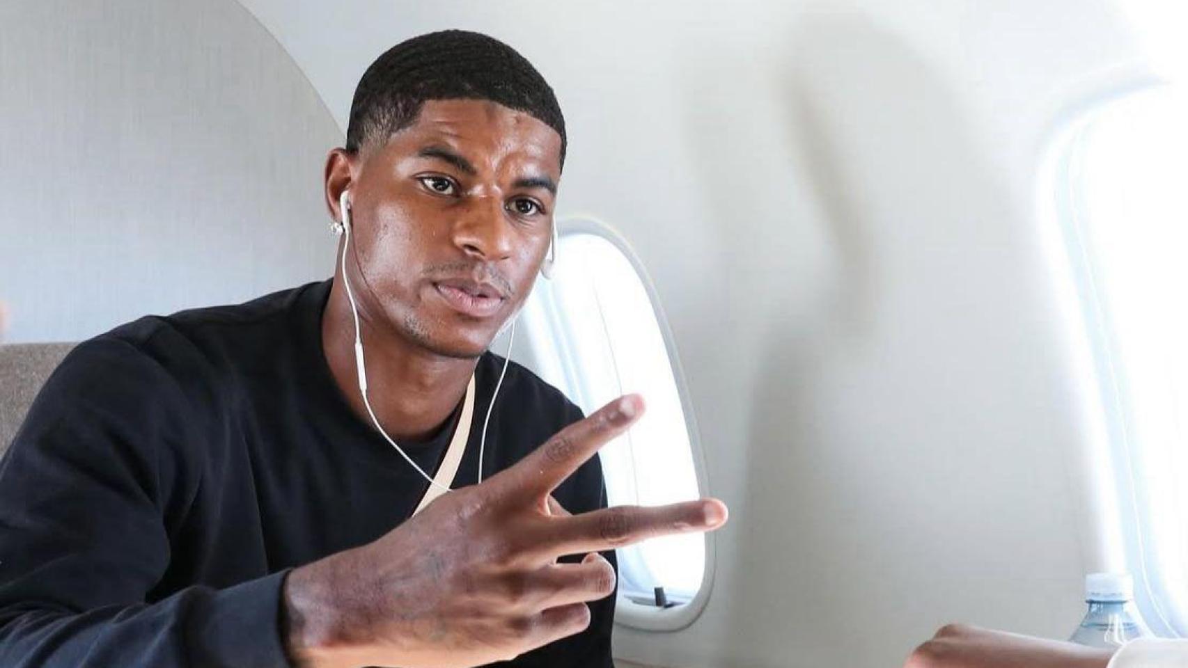 Rashford en el avión dirección a Barcelona