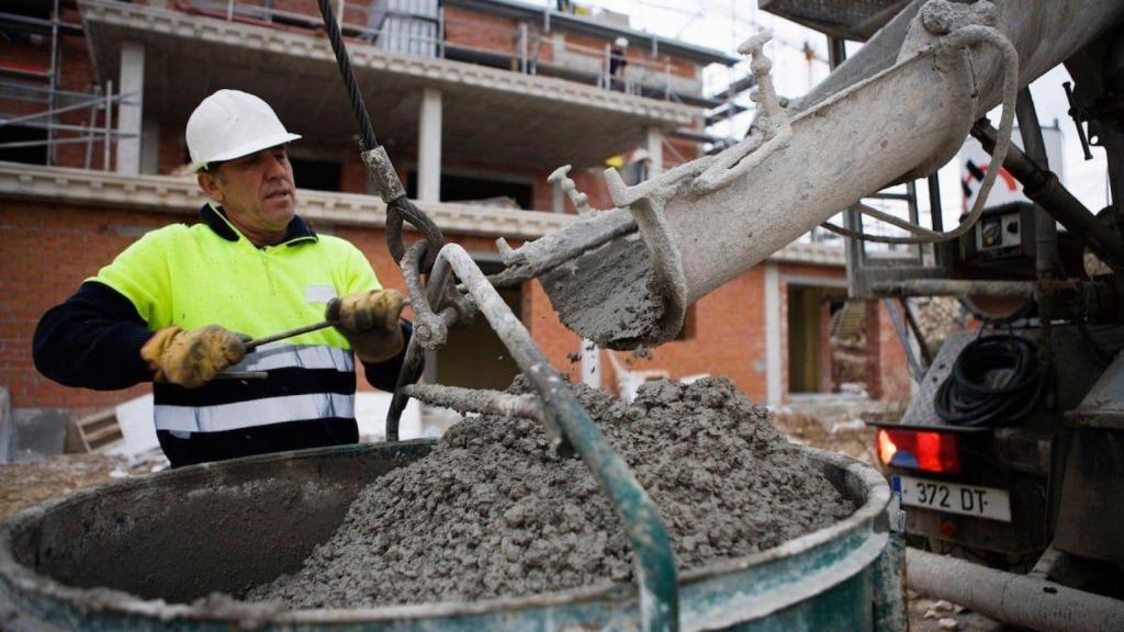 Imagen de archivo trabajador en una obra