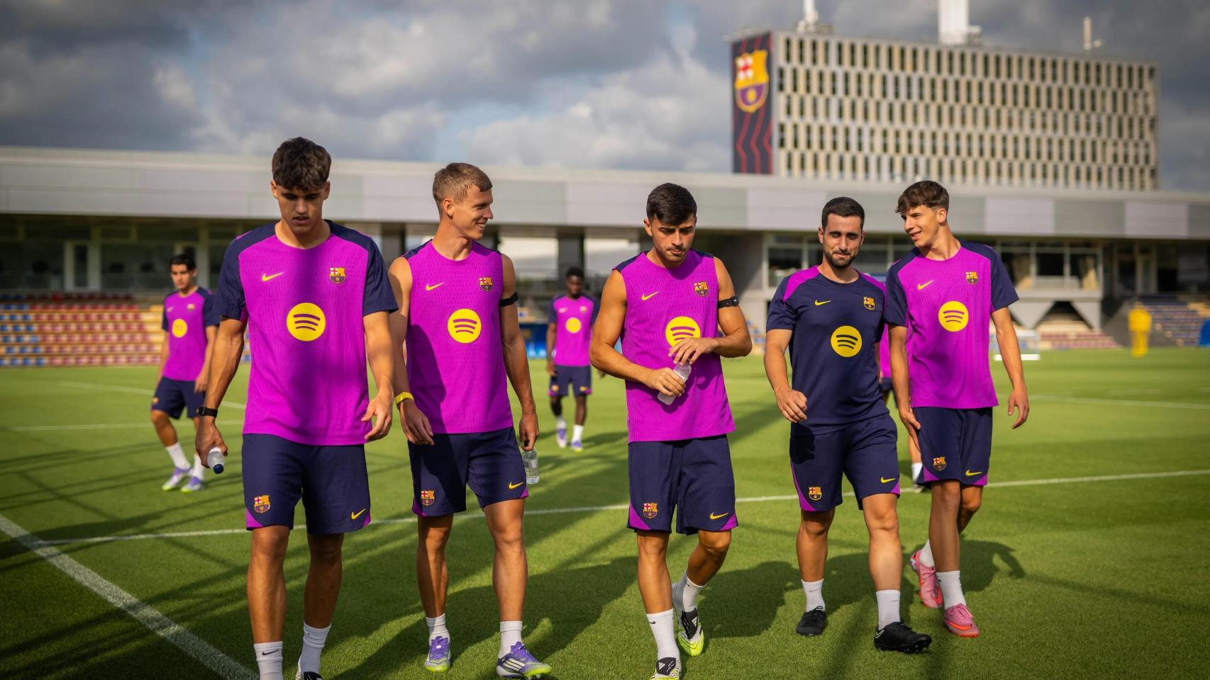 Pau Cubarsí, Dani Olmo, Pedri y Jofre Torrents saltan a entrenarse durante la pretemporada del Barça