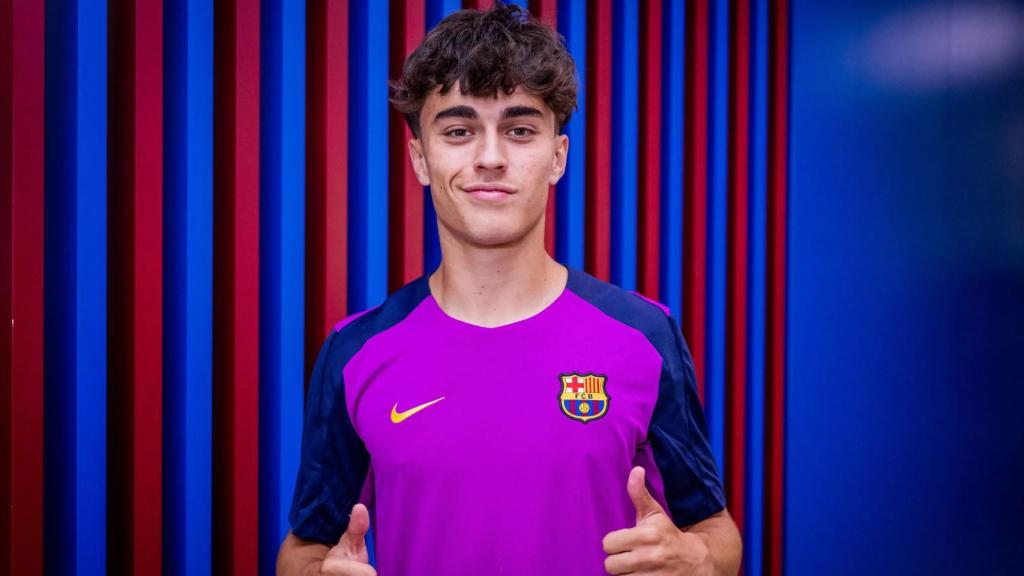 Pau Cifuentes disfruta de su primer día como jugador del Barça B