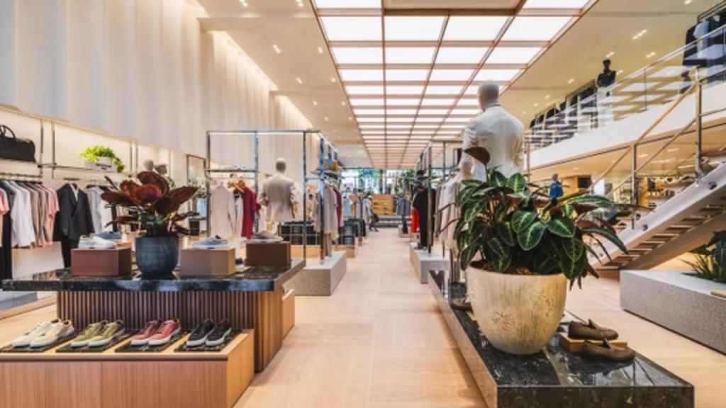 Interior de la nueva tienda de Boss en Barcelona