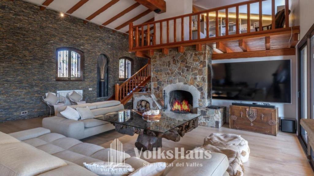 Menjador de la casa d'Ibai Llanos