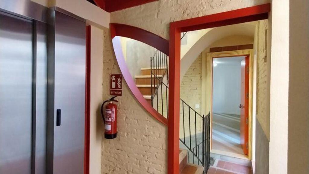 Interior dels pisos del carrer Hospital a Barcelona