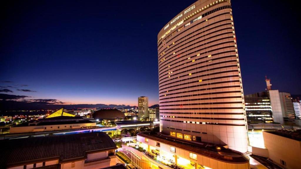 La fachada exterior del Hotel Kobe Portopia