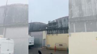 VÍDEO: Una fuerte granizada sorprende en Sant Adrià de Besòs en plena alerta naranja por fuertes lluvias en Barcelona