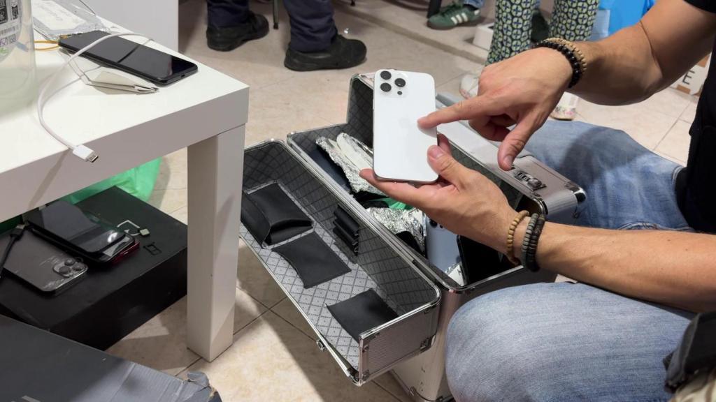 Golpe policial a las mafias de móviles robados en Barcelona: los enviaban a Marruecos y China