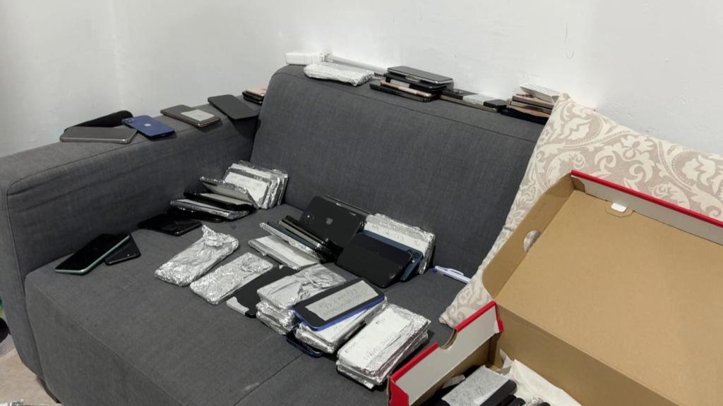 Operativo policial contra las mafias de móviles robados