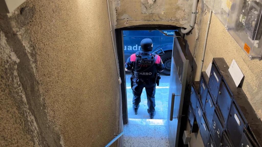 Operativo policial contra las mafias de móviles robados