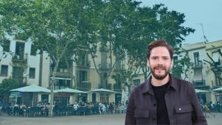 Montaje de Daniel Brühl es su barrio favorito de Barcelona