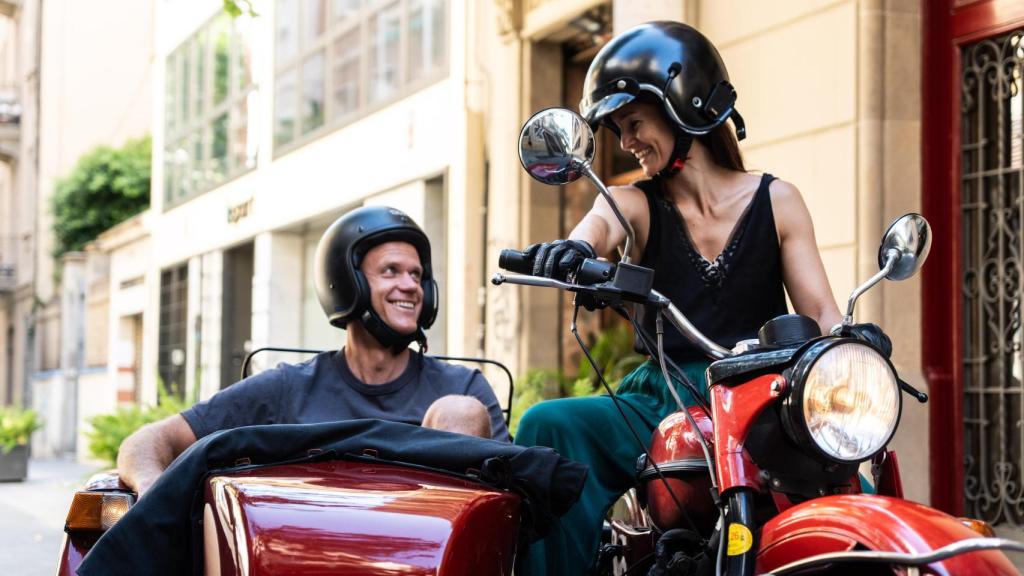 Joppe y Esther, guías turísticos de BrightSide Tours Barcelona