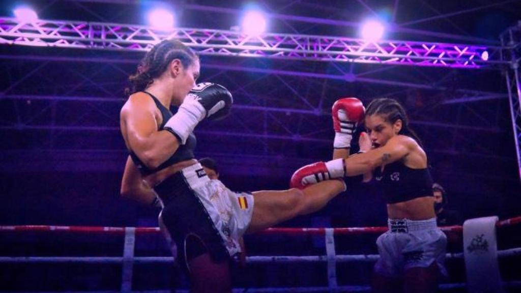 La peleadora Sheila Martínez, de Viladecans, se corona campeona de Europa de kick boxing