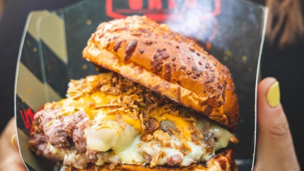 Una de las hamburguesas de 'The Champions Burger' en Badalona