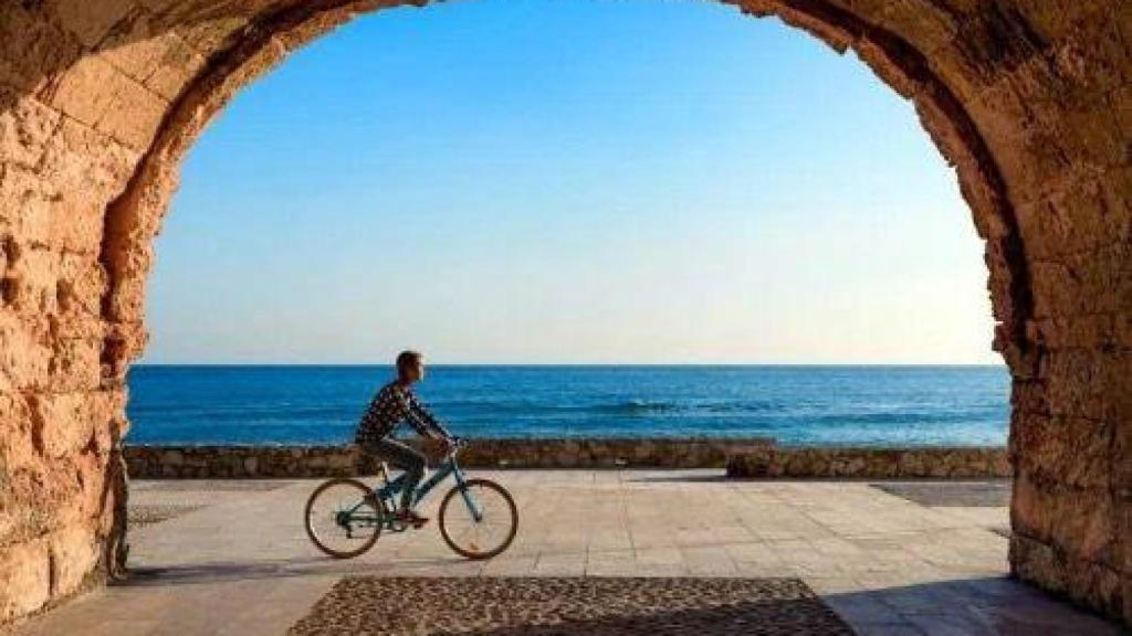 El mejor pueblo de Tarragona para pasar el verano, según la IA