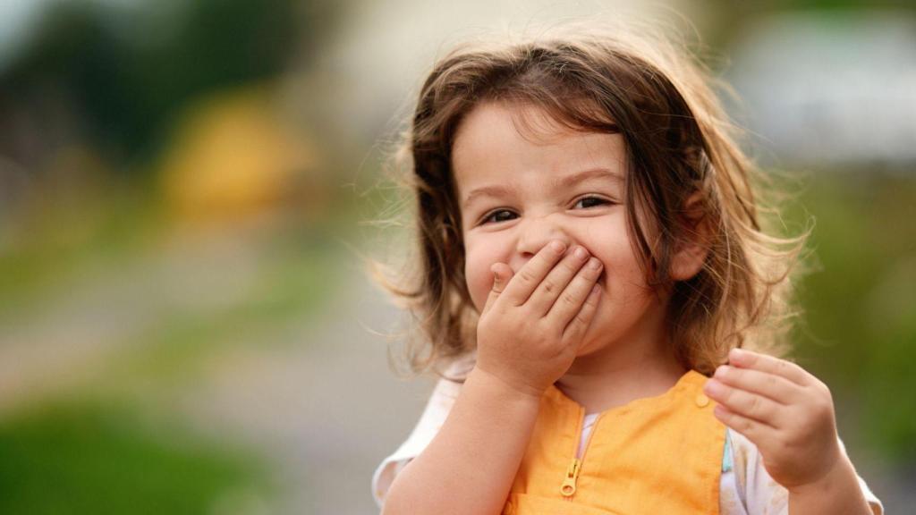 Niña riéndose