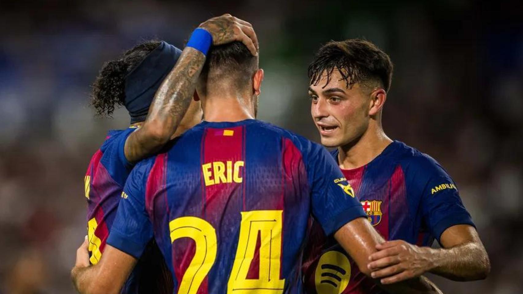 Raphinha, Eric García y Pedri celebran el primer gol de la pretemporada del Barça