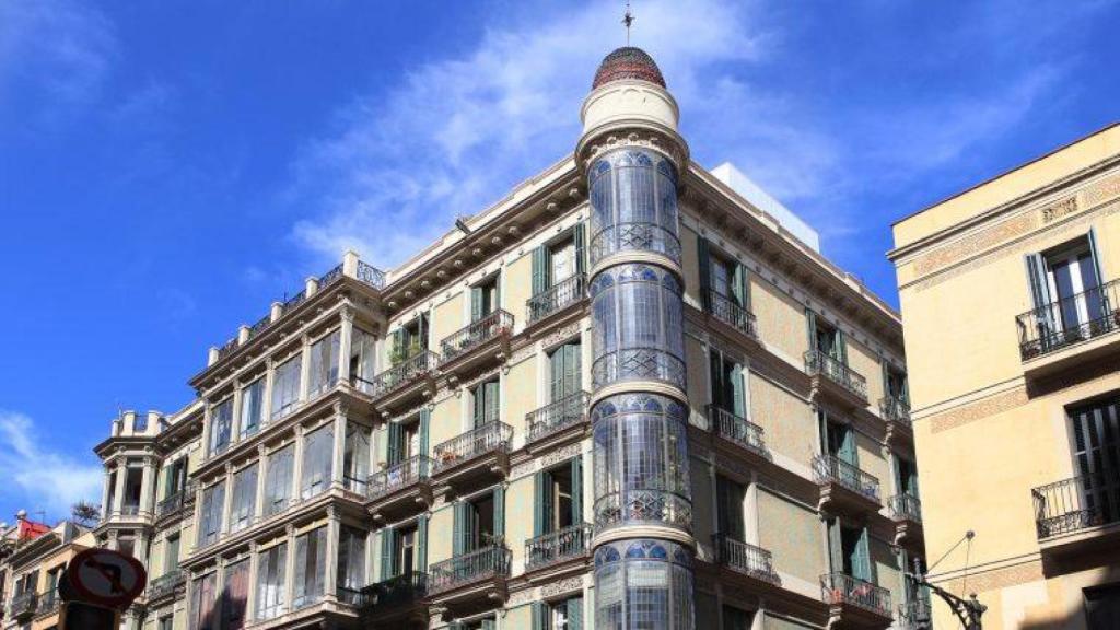 Un inmueble de la calle Gran de Gràcia