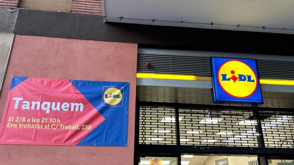 El LIDL del carrer Bac de Roda abans del seu tancament