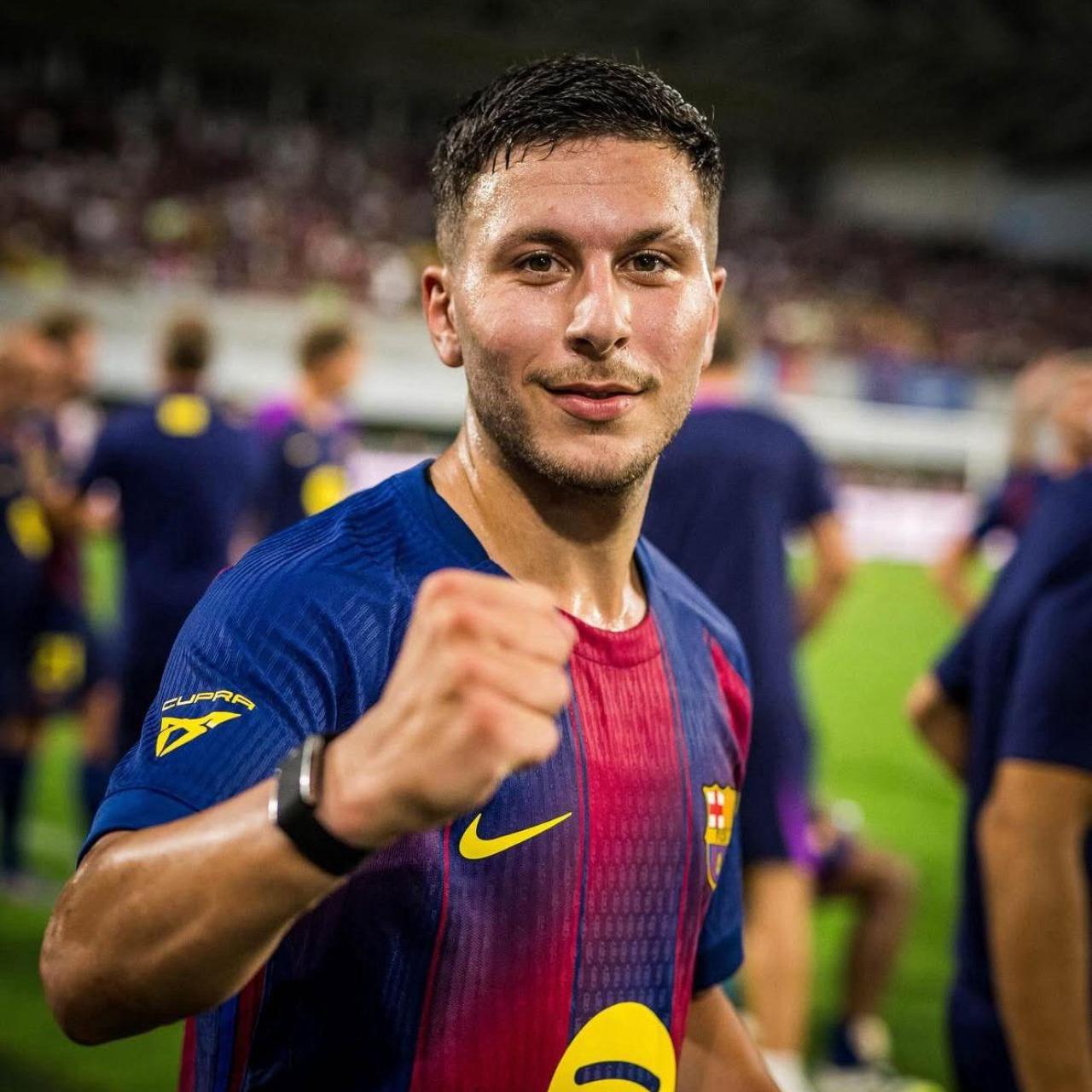 Roony Bardghji usando la pulsera Whoop