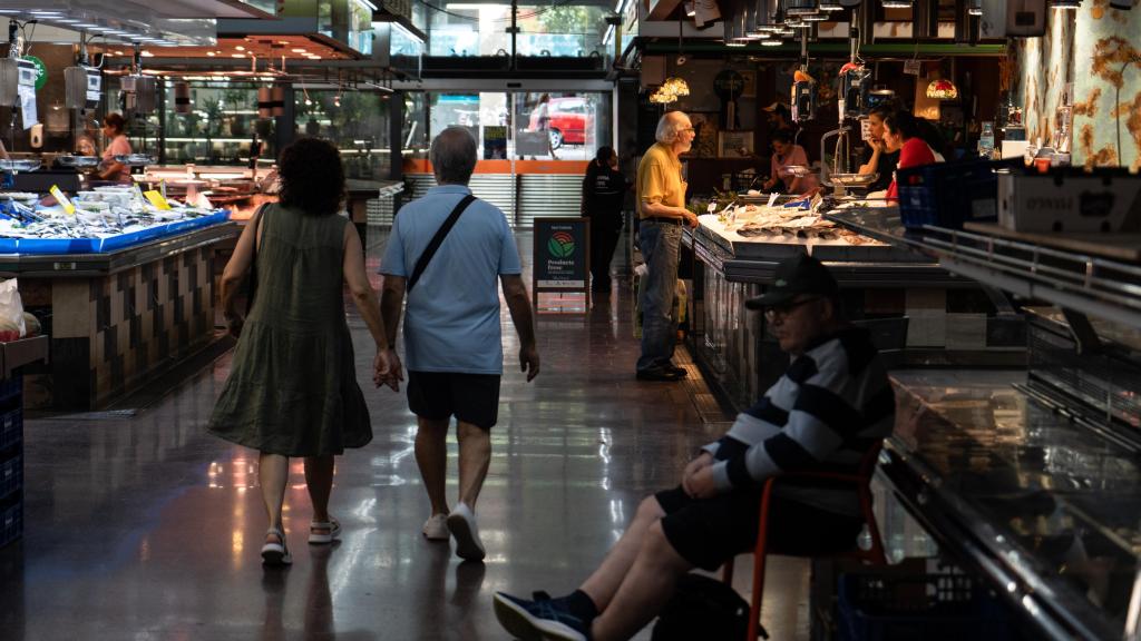 Clients del Mercat de la Concepció de l'Eixample