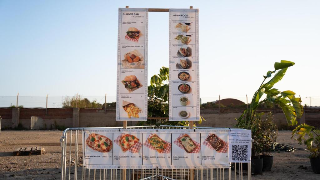 Opcions de menjar al cinema a l'aire lliure de les Tres Xemeneies de Sant Adrià