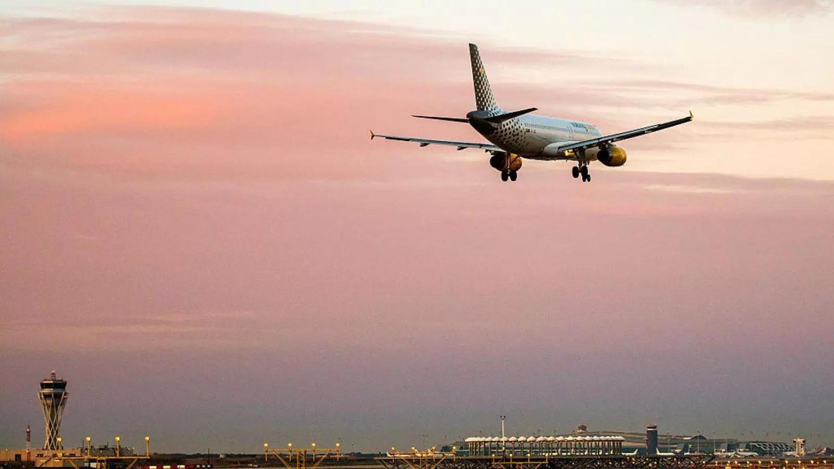 Avión de Vueling despegando en El Prat