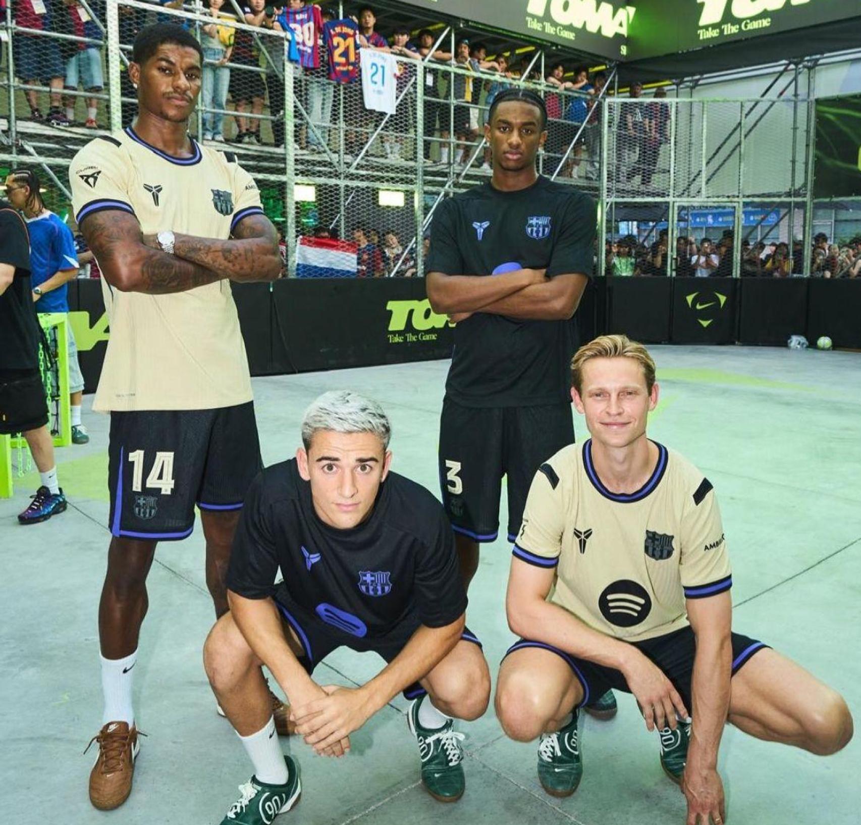 Marcus Rashford, Frenkie de Jong, Gavi y Alejandro Balde en un acto de Nike en Seúl