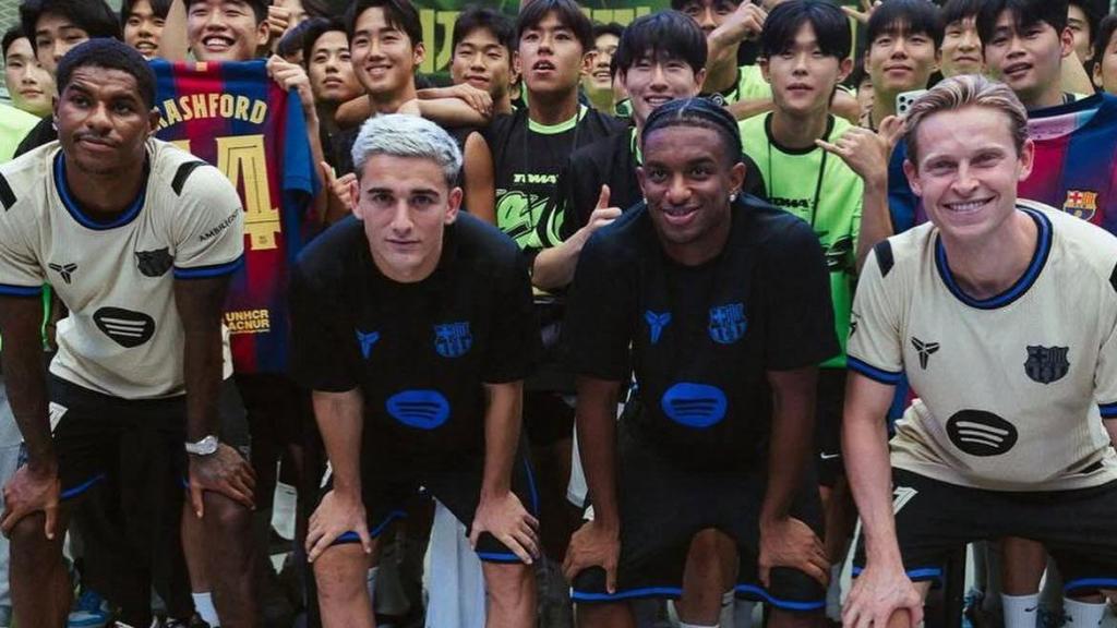 Marcus Rashford, Gavi, Frenkie de Jong y Alejandro Balde en un acto de Nike en Seúl