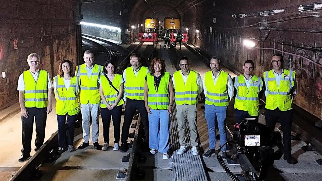 Laia Bonet durante su visita a las obras de la L4 del metro de Barcelona