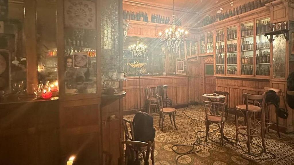 Interior del Bar Marsella del Raval