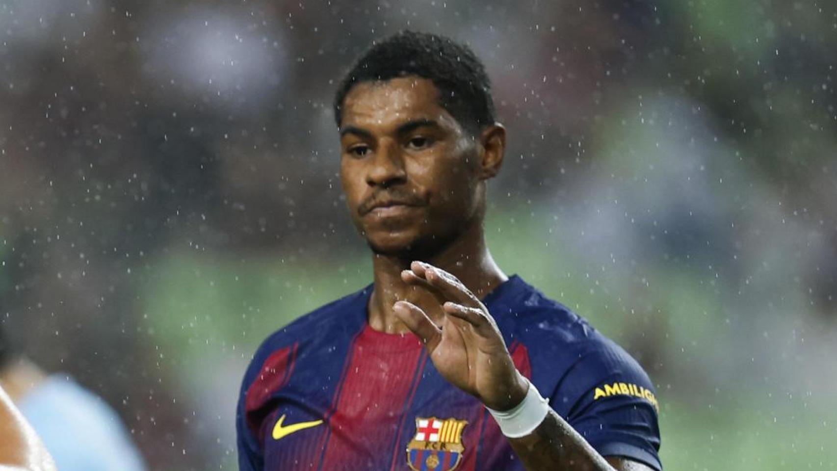 Dani Olmo felicita a Rashford tras marcar su primer gol con el Barça