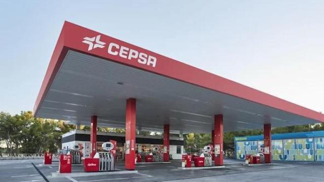 Una gasolinera en una imagen de archivo