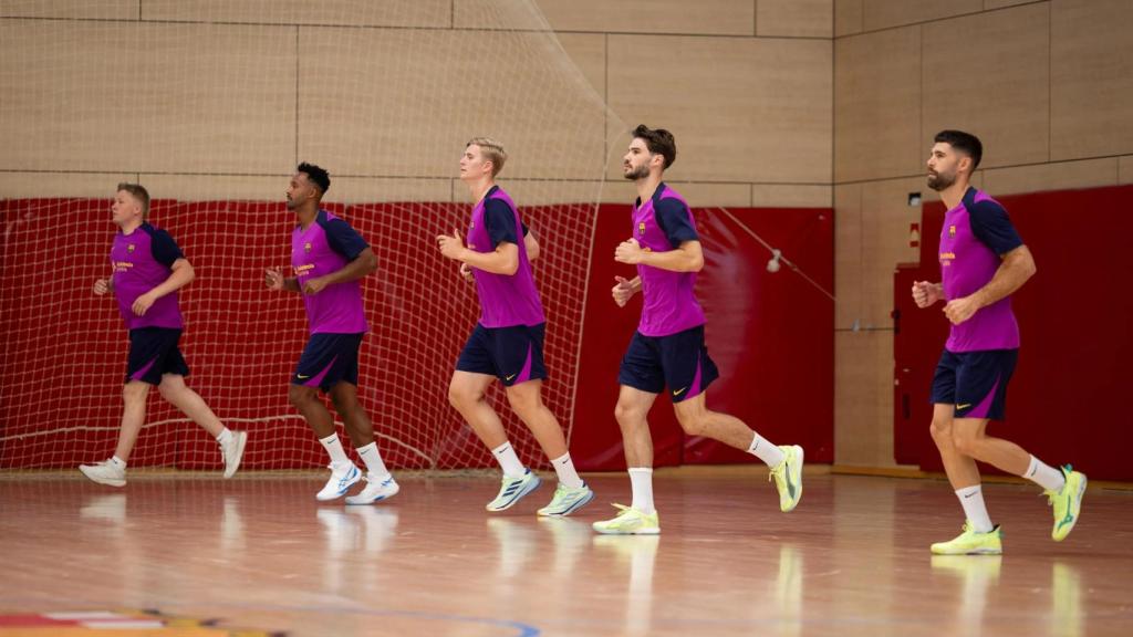 La plantilla del Barça de balonmano vuelve al trabajo