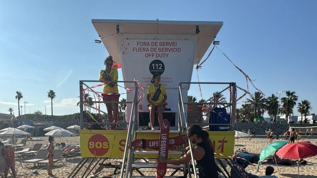 Una torre de vigilancia de Barcelona cerrada por la huelga de los socorristas