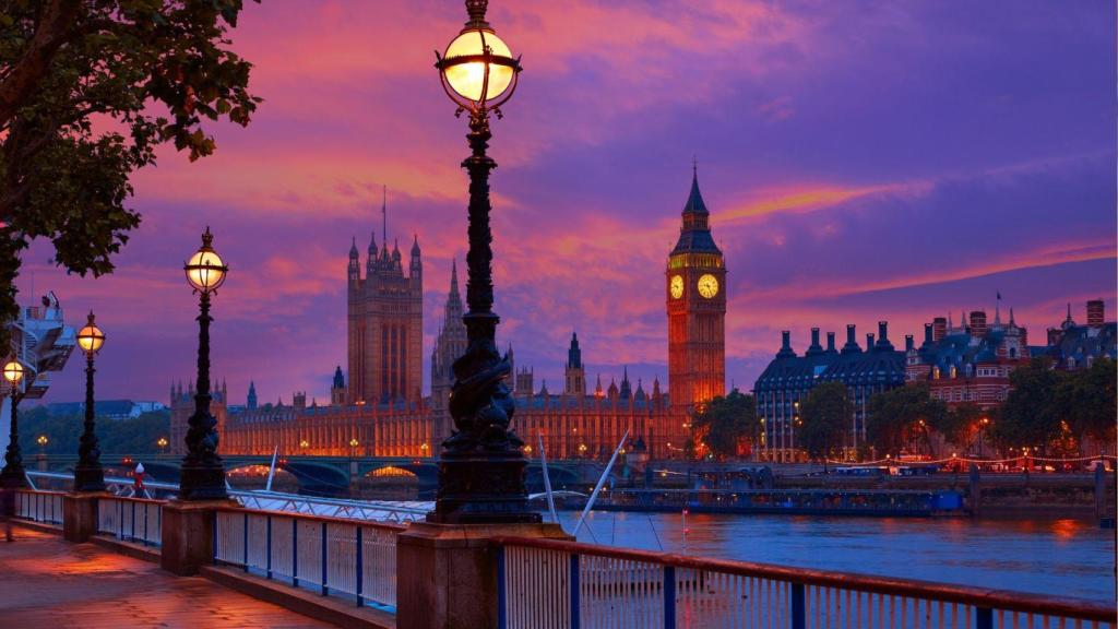 Paseo por el Támesis a su paso por Londres