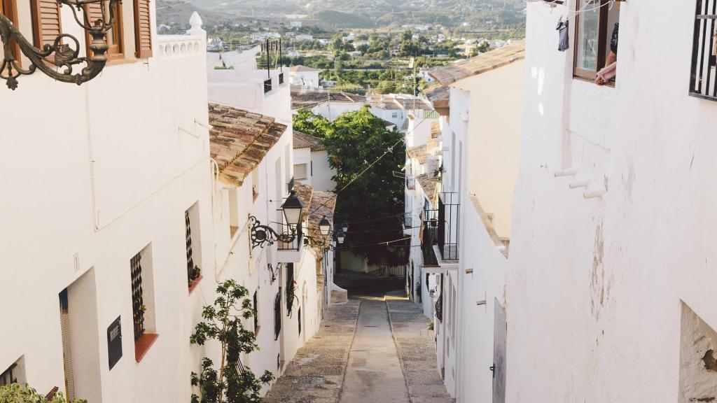 Casitas blancas de un pueblo de la provincia de Barcelona