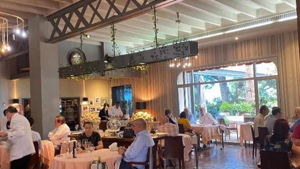 Interior del restaurant Hispania d'Arenys de Mar