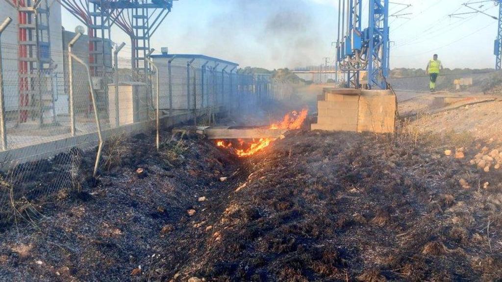 Incendi en una subestació elèctrica d'Adif