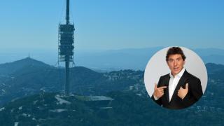 Montaje de Manel Fuentes con el barrio de Vallvidrera de fondo