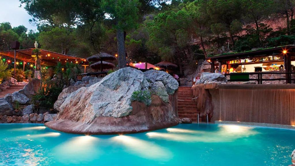 Piscina del camping Castell Montgrí