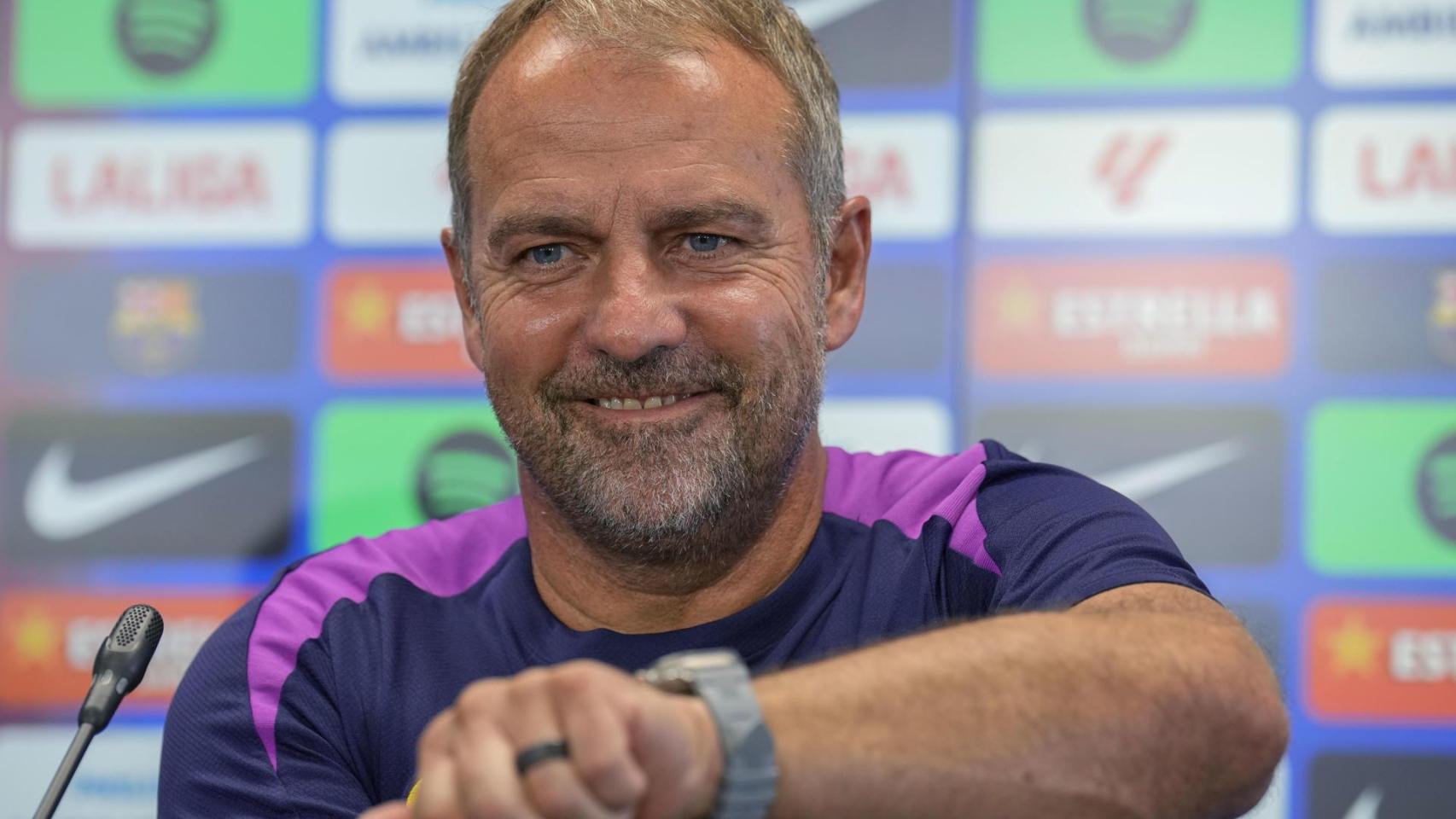 Hansi Flick, sonriente en la rueda de prensa previa al Mallorca-Barça