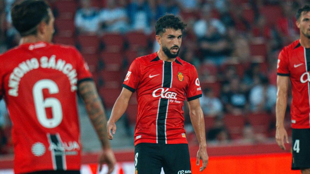 Manu Morlanes, expulsado por doble amarilla en el RCD Mallorca-Barça