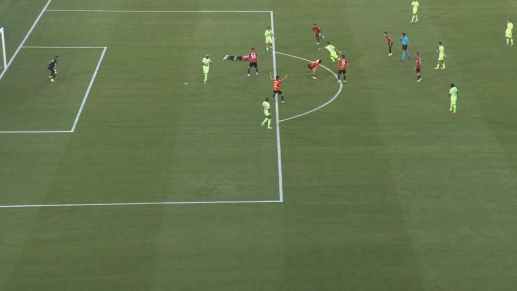 El gol de Ferran Torres al Mallorca con Raíllo derribado